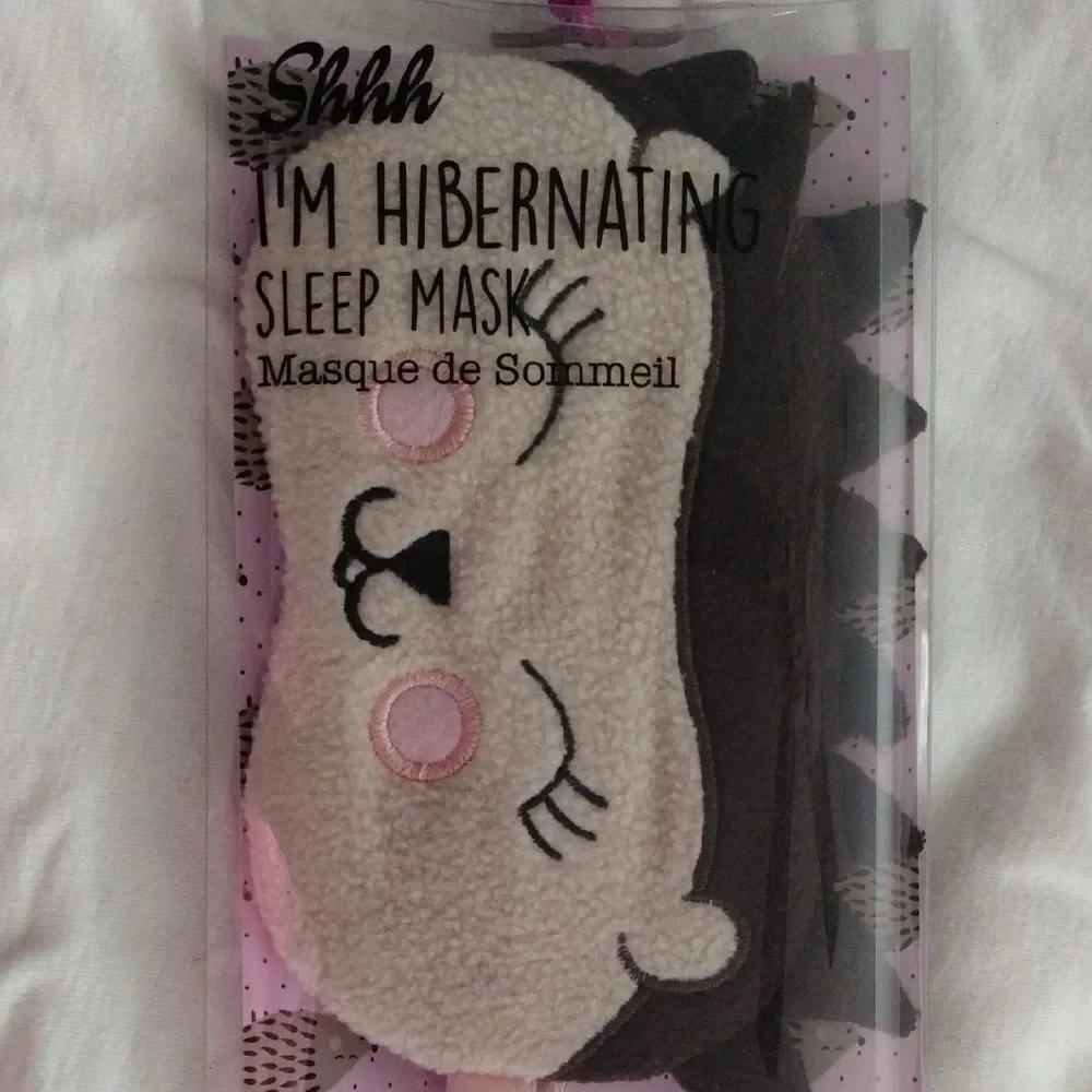 New in Box The Sak Kids Hedgehog Sleep Mask - Cream and Black